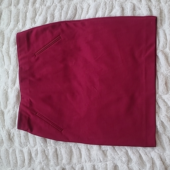 Donna Ricco Dresses & Skirts - Donna Ricco NY Small Maroon Sexy Body Con Stretchy Pencil Skirt Summer Business